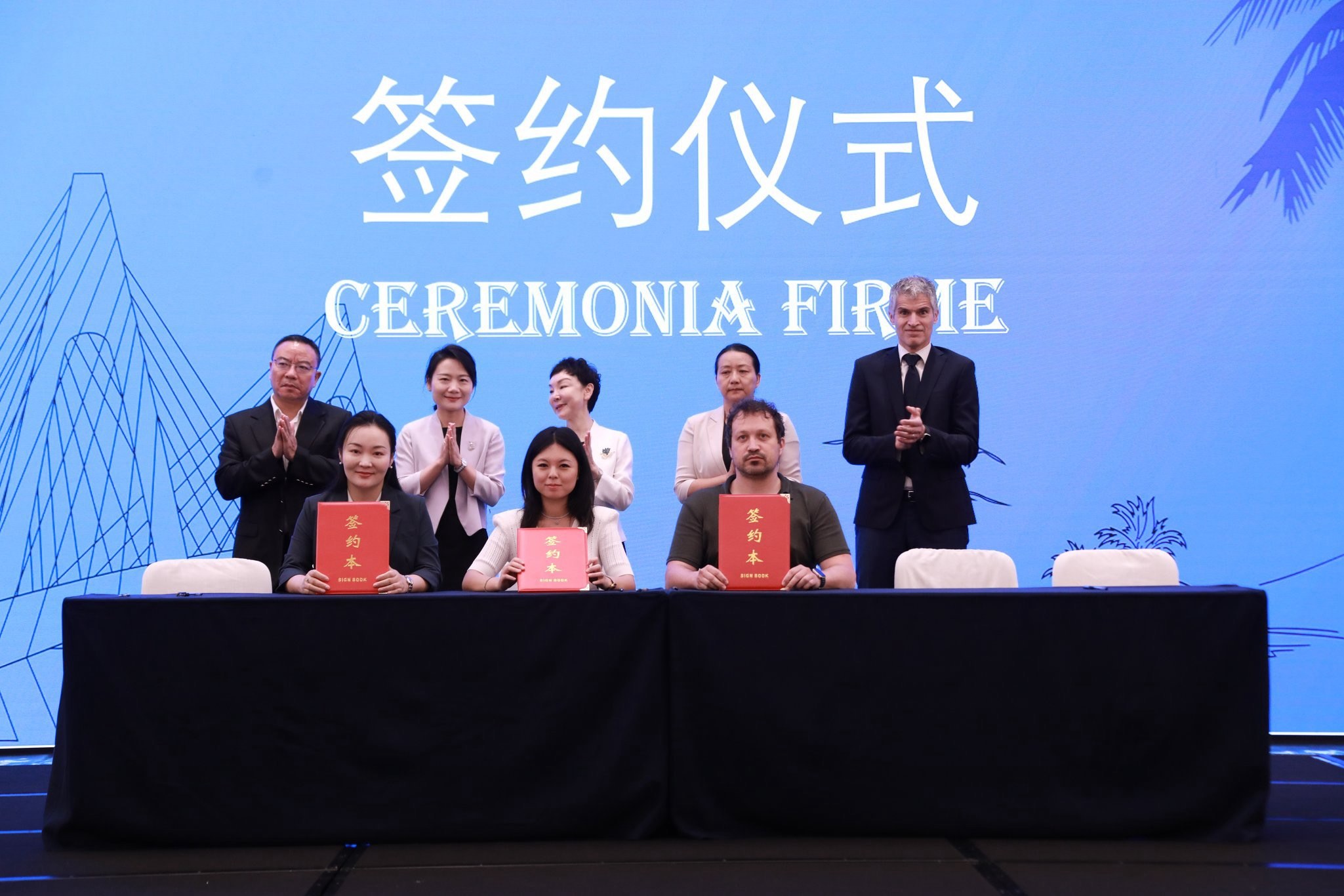 Firma dell’accordo del Salotto Italia–Cina
